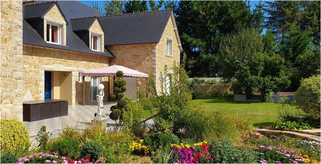 Les Centauris Bed & Breakfast Pleguien Exterior photo